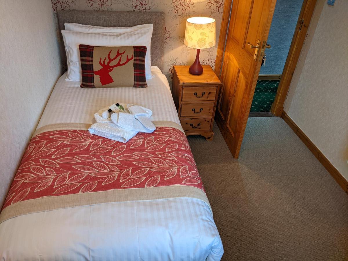 Homagen Bed & Breakfast Roybridge Dış mekan fotoğraf